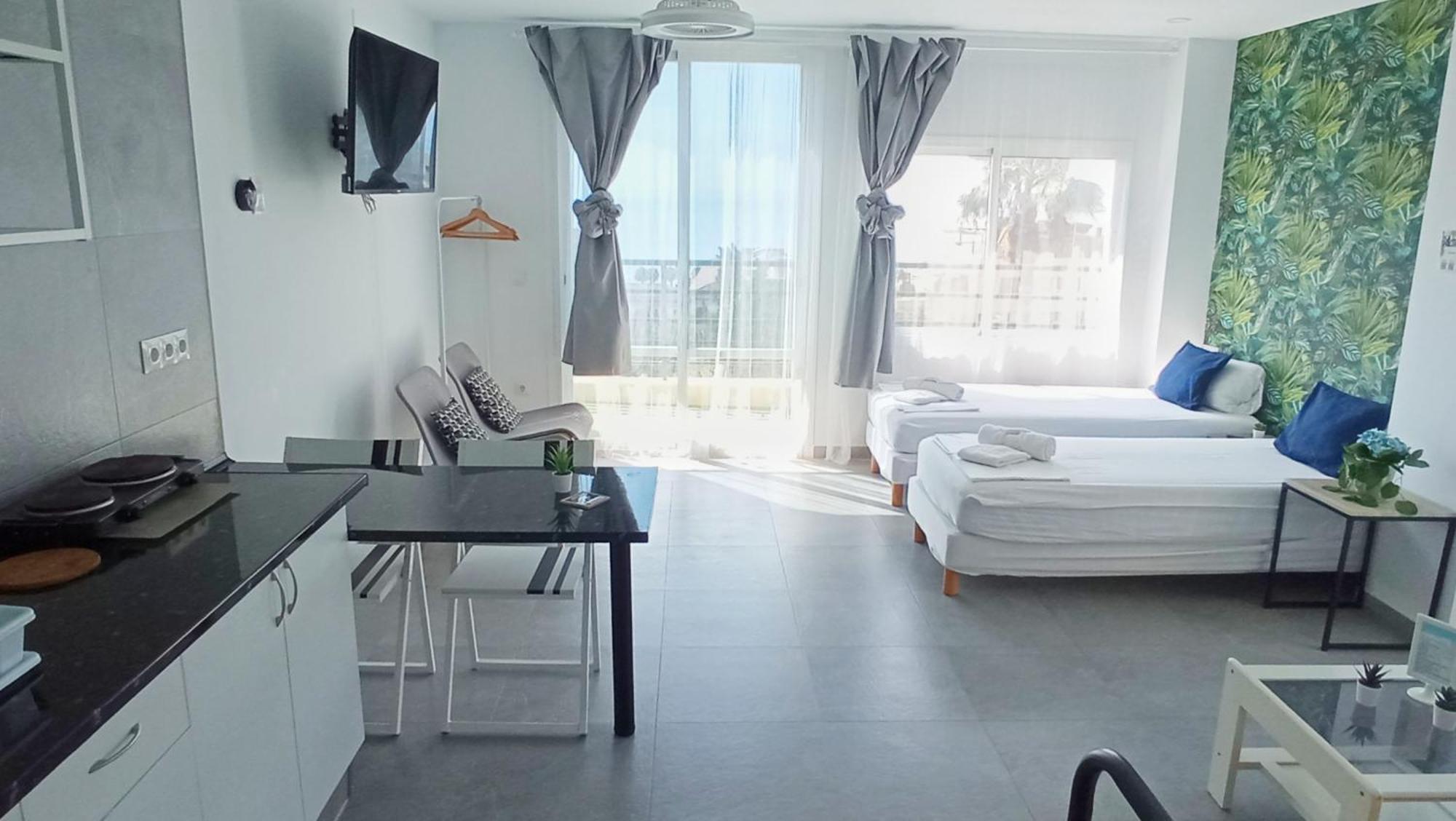 Sunshine Apartments Vistas Al Mar Malaga Exterior photo